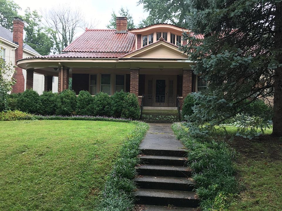 1st image of 258 S Ashland Ave