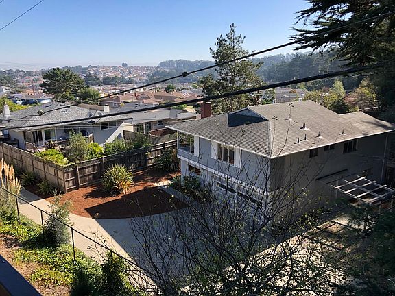 3rd image of 3105 Oakmont Dr