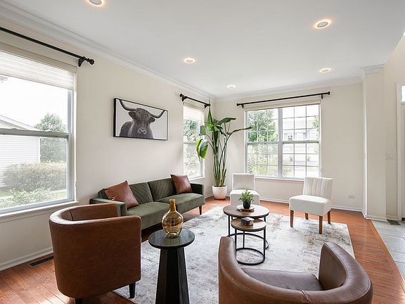 3rd image of 316 Cedar Ridge Dr