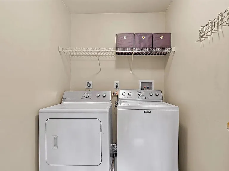 387 Wheatfield Cir — Photo 2