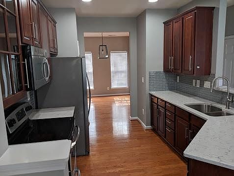 2nd image of 6035 Queens Walk Ct