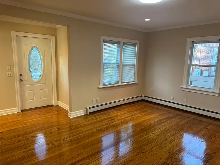 118 Kamda Blvd — Photo 3