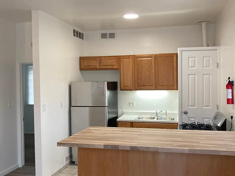 113 Princeton Dr SE #C — Photo 3
