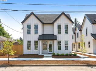 11770 SE Alder St #5, Portland, OR 97216
