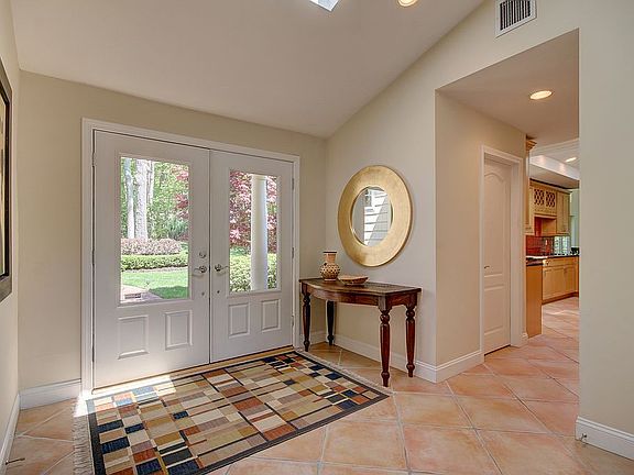 2nd image of 8 Cordwainer Ln