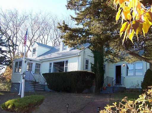1st image of 21 Thomas Ave