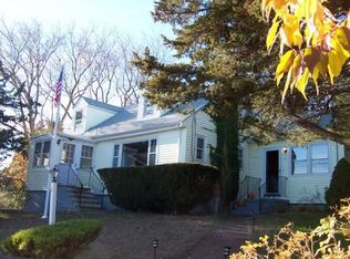 21 Thomas Ave, Plymouth, MA 02360