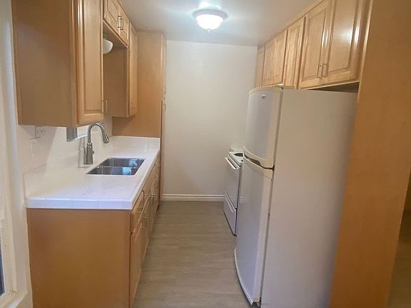 4th image of 3984 Utah St Unit 2