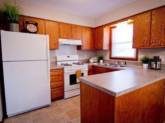 2nd image of 16829 Galena Ave