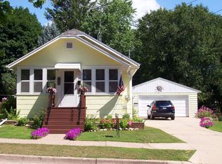 31 Folkman St, Clintonville, WI 54929