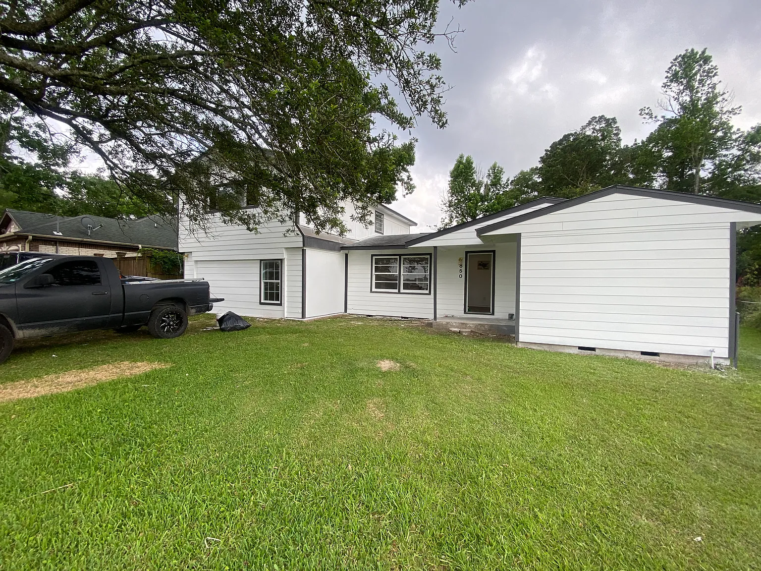 6 bed, 2500 sqft, $850 — Photo 1