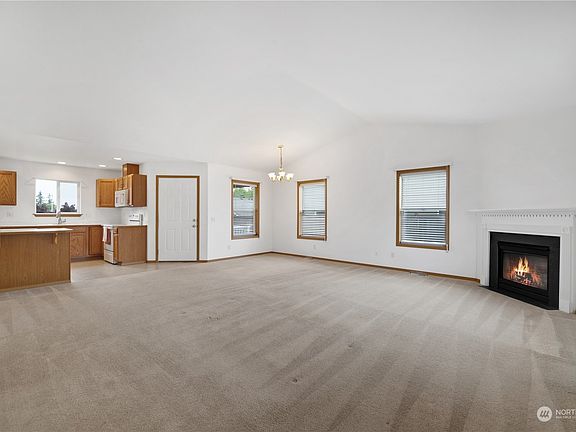 3rd image of 11419 32nd Street NE