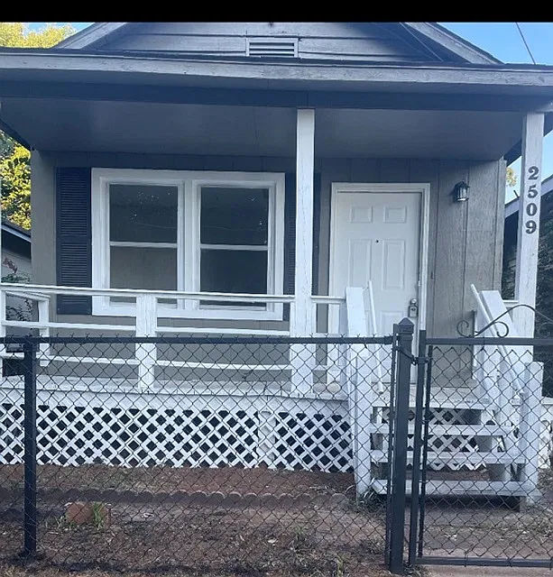 1 bed, 880 sqft, $759 — Photo 1