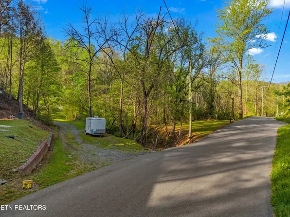 264 Beech Branch Rd, Gatlinburg, TN 37738