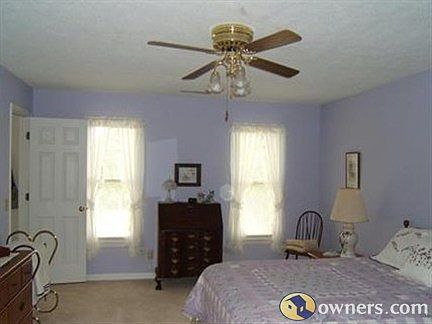 MASTER,with bath+walkin shower