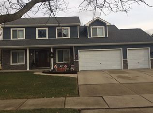 214 Tecumseh Dr, Bolingbrook, IL 60490