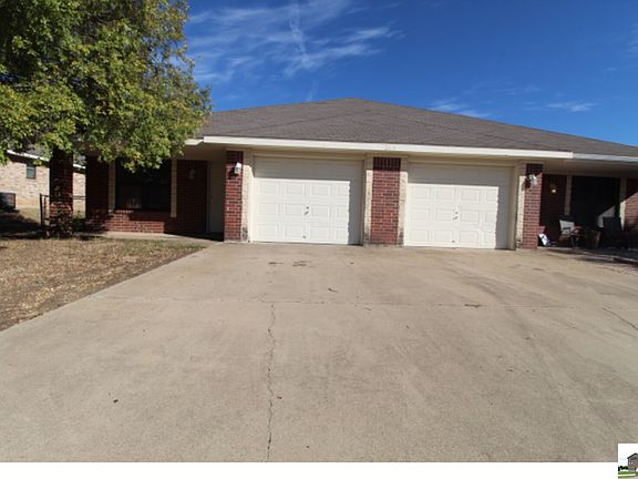 3rd image of 203 Janelle Dr APT A
