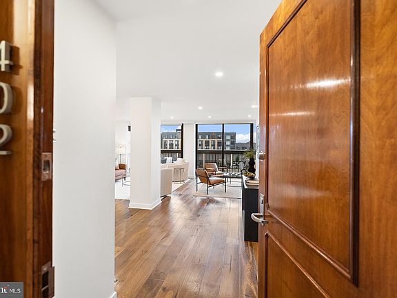 3rd image of 400 Madison St APT 402