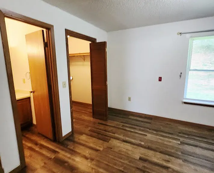 180 Ashwood Dr #D — Photo 10