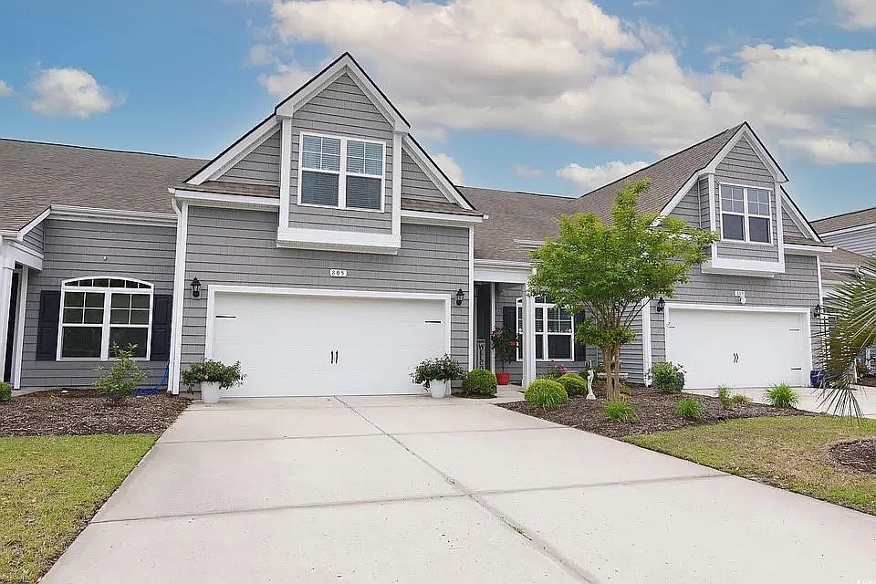 2 Car Garage-6 car driveway