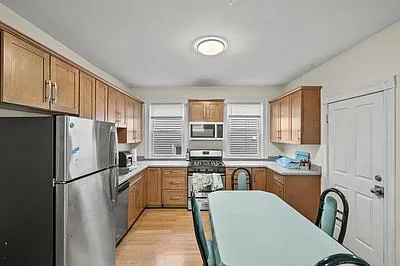 4 bed, 1200 sqft, $4,500 — Photo 1