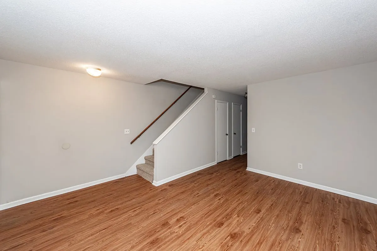 296 A Fleming Rd — Photo 2