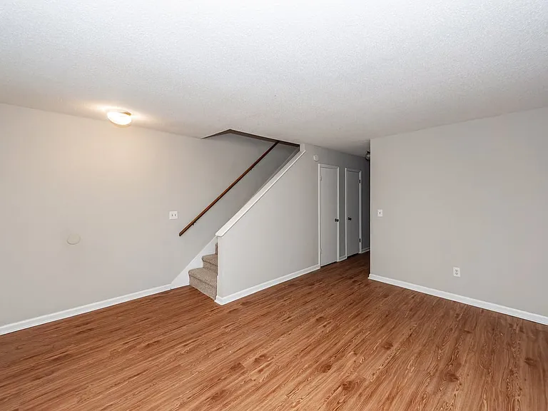 296A Fleming Rd — Photo 1