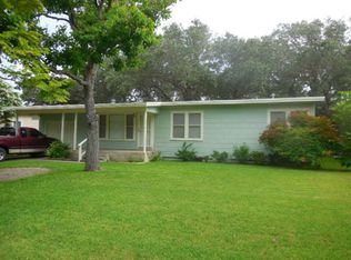 1906 Glass Ave, Rockport, TX 78382