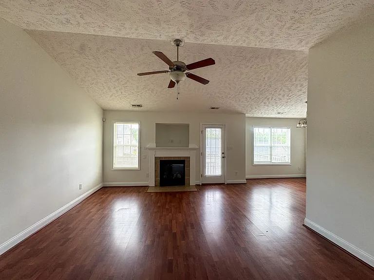 169 Wolfpoint Dr — Photo 2