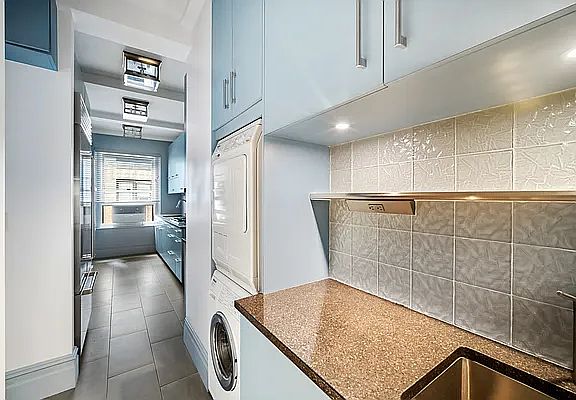 4th image of 70 E 77th St APT 7A