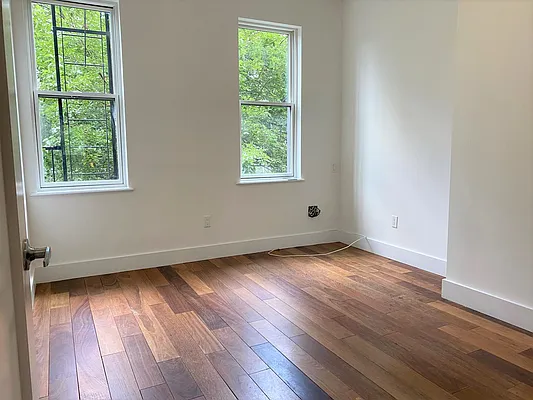 Rented by Skyline Group Real Estate | media 12