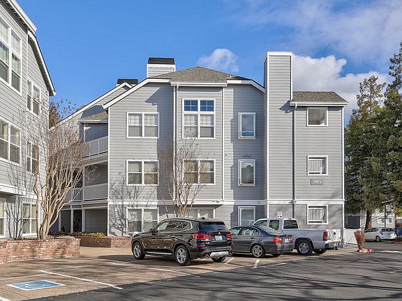 2nd image of 905 Sunrose Ter APT 306