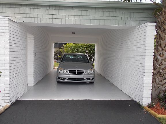 2nd image of 4711 Holly Dr