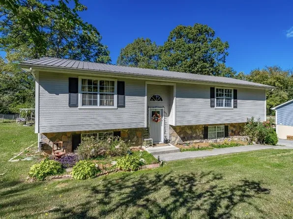 5439 Village Garden Dr, Ooltewah, TN 37363