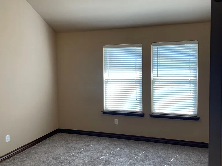 3000 Queenston Ave — Photo 7