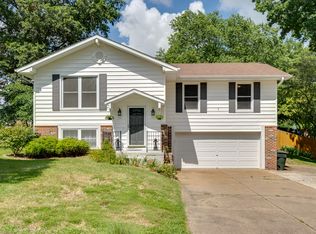 111 Bramblewood Dr, Saint Peters, MO 63376