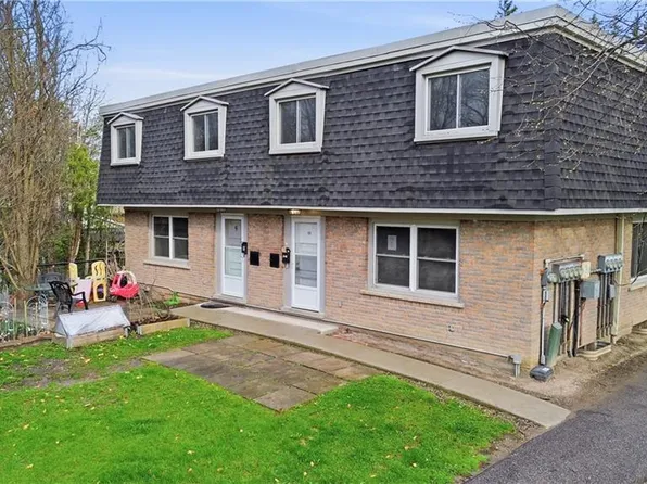 76 Borden Pkwy #10, Kitchener, ON N2M 3T4