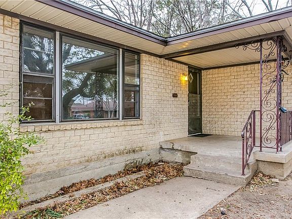 3rd image of 1455 Cove Dr