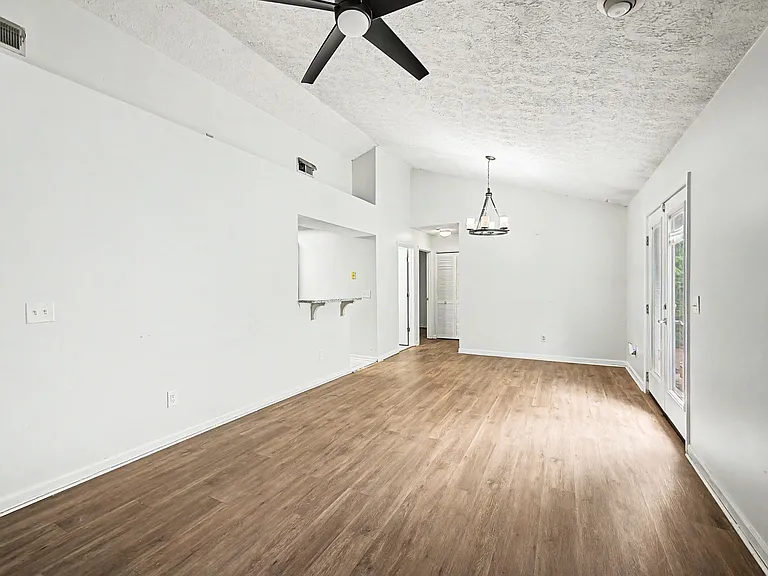 614 Poplar Pl — Photo 7