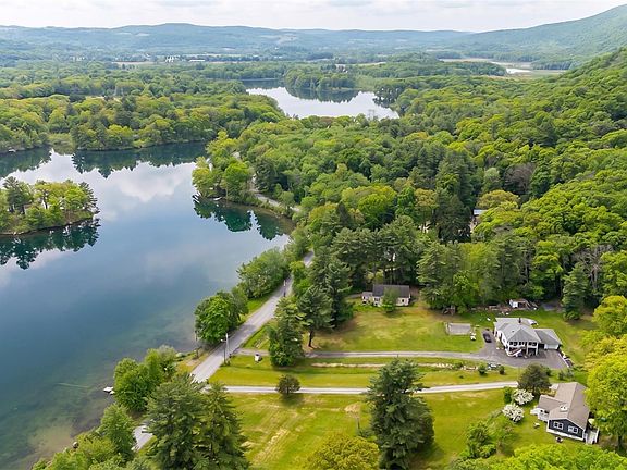 4th image of 553 Lake Road