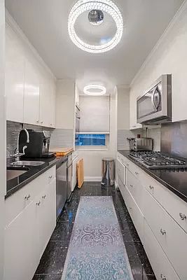 4th image of 20 Sutton Pl S APT 1C