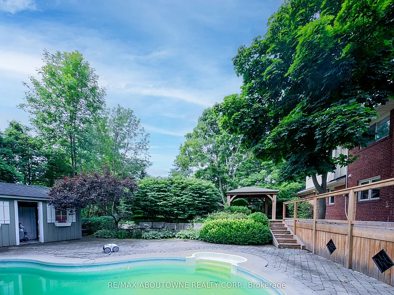 1290 Braeside Dr — Photo 42
