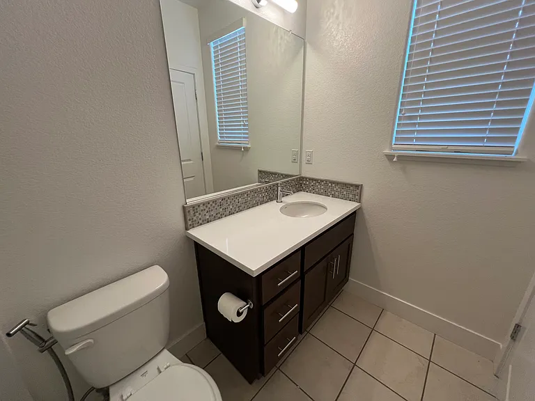 843 Barney Cmn — Photo 25
