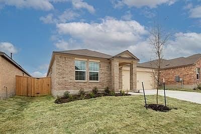 2nd image of 443 Sebring Cir
