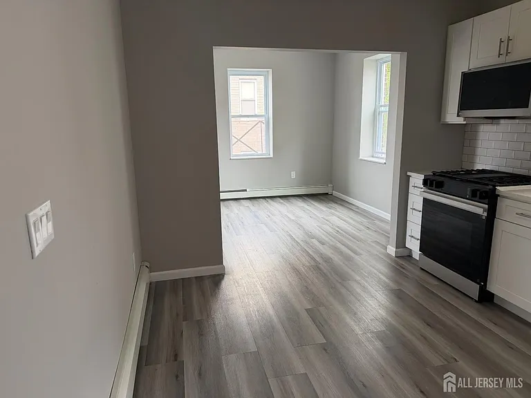 346 Market St — Photo 5