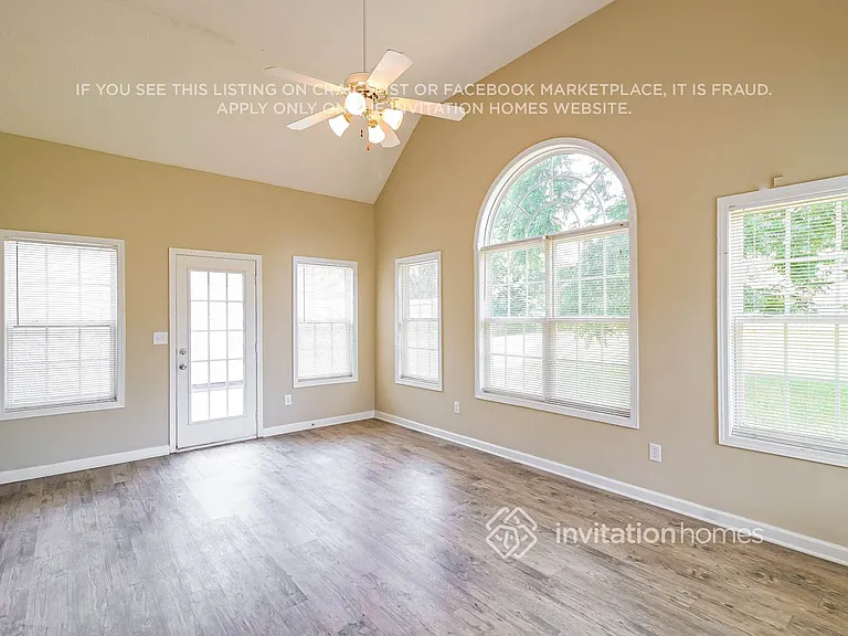 312 Glouchester Dr — Photo 10