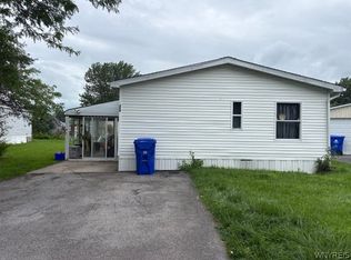 329 Old Beebe Rd, Lockport, NY 14094