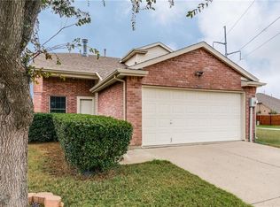 2041 Talon Dr, Lewisville, TX 75077
