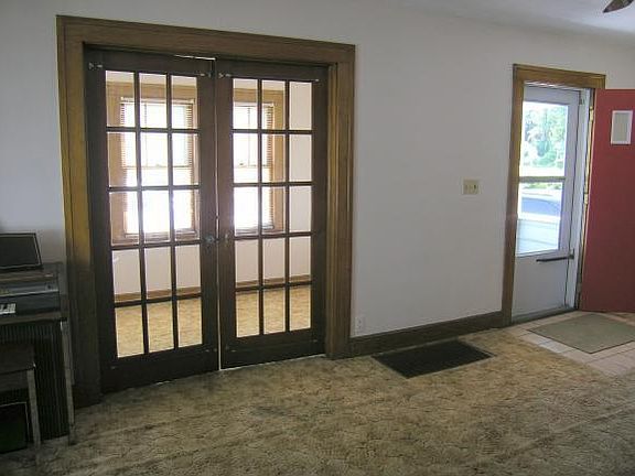 4th image of 94 New York Ave