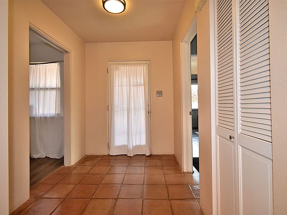 4th image of 1558 Calle Angelina